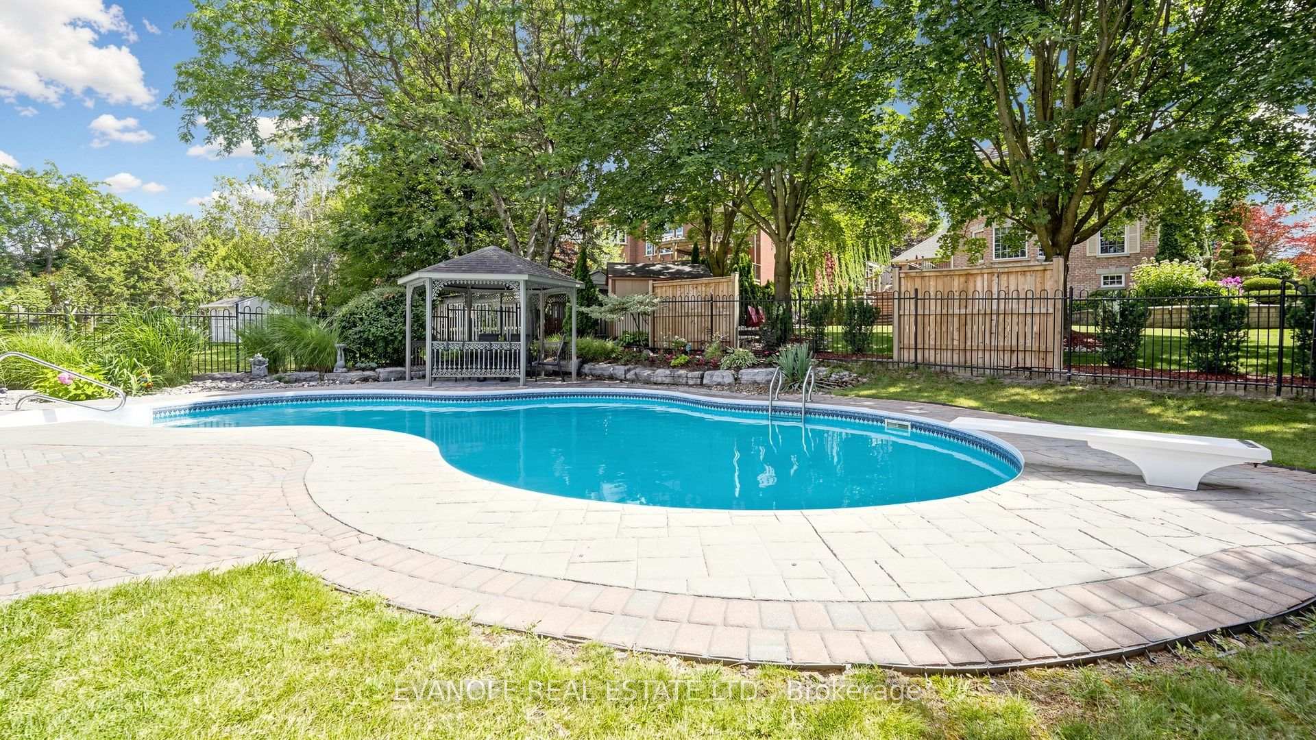 Photo 47 of 929 Creebridge Crescent, Newmarket, Stonehaven-Wyndham — HOMEH