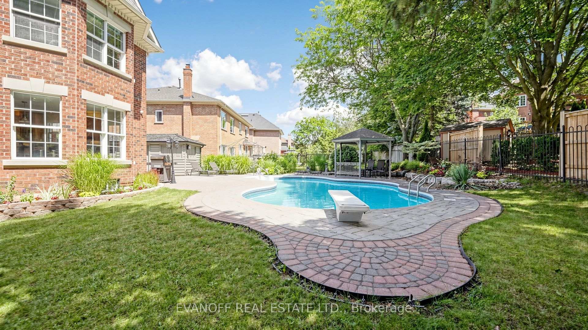 Photo 49 of 929 Creebridge Crescent, Newmarket, Stonehaven-Wyndham — HOMEH