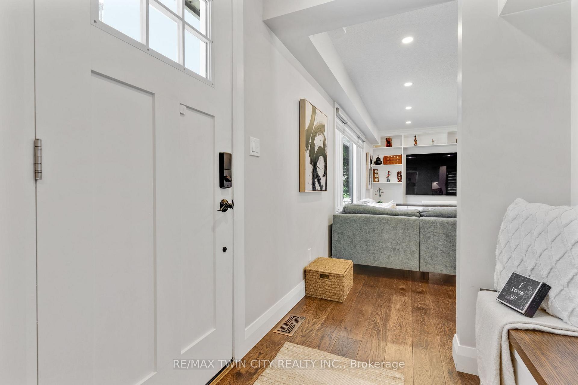 Photo 4 of 795 Rockway Drive, Kitchener, Eastwood — HOMEH