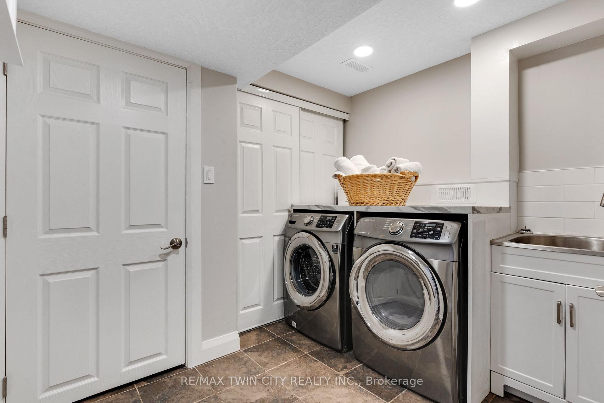 Photo 30 of 795 Rockway Drive, Kitchener, Eastwood — HOMEH