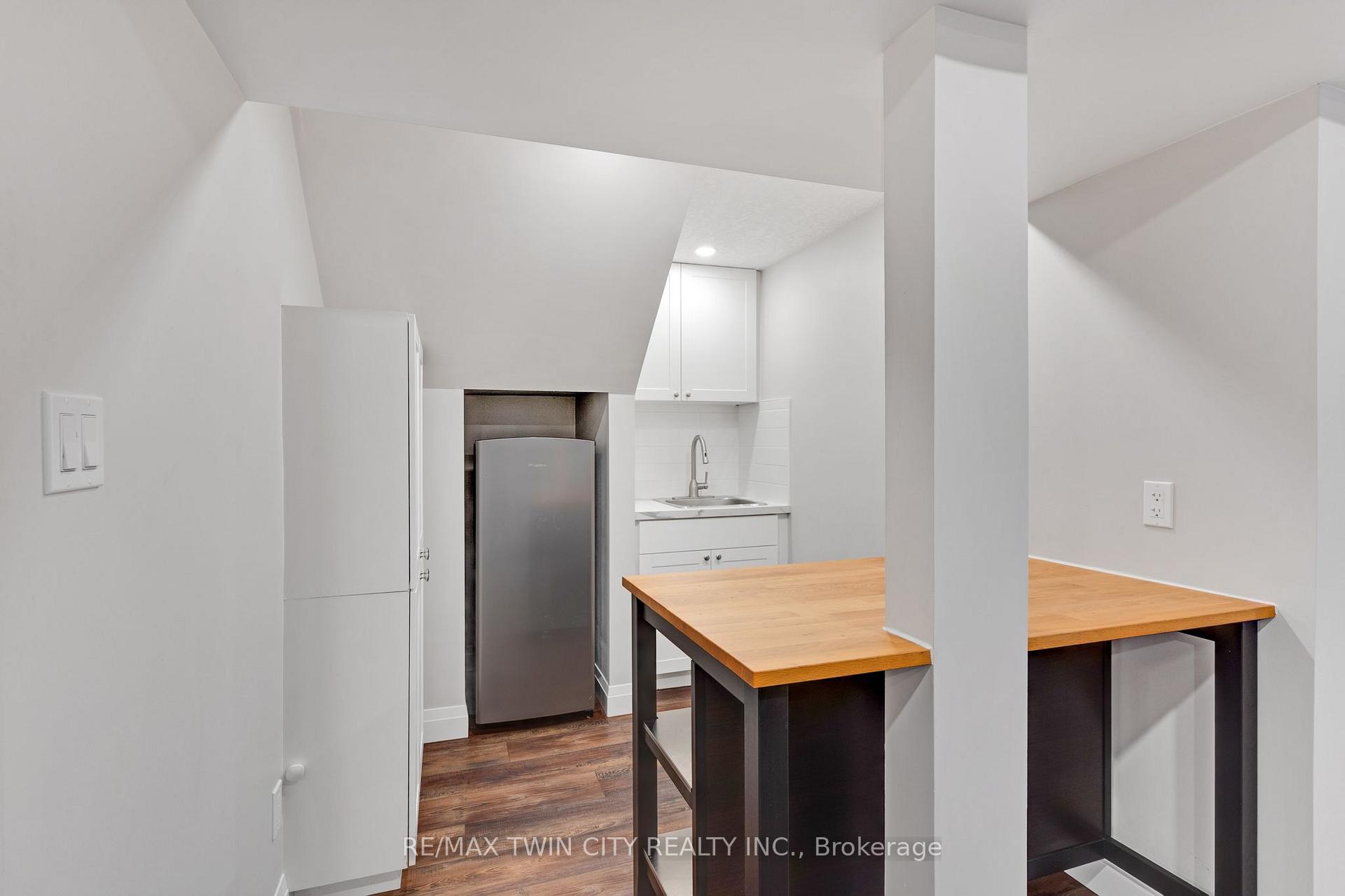 Photo 33 of 795 Rockway Drive, Kitchener, Eastwood — HOMEH