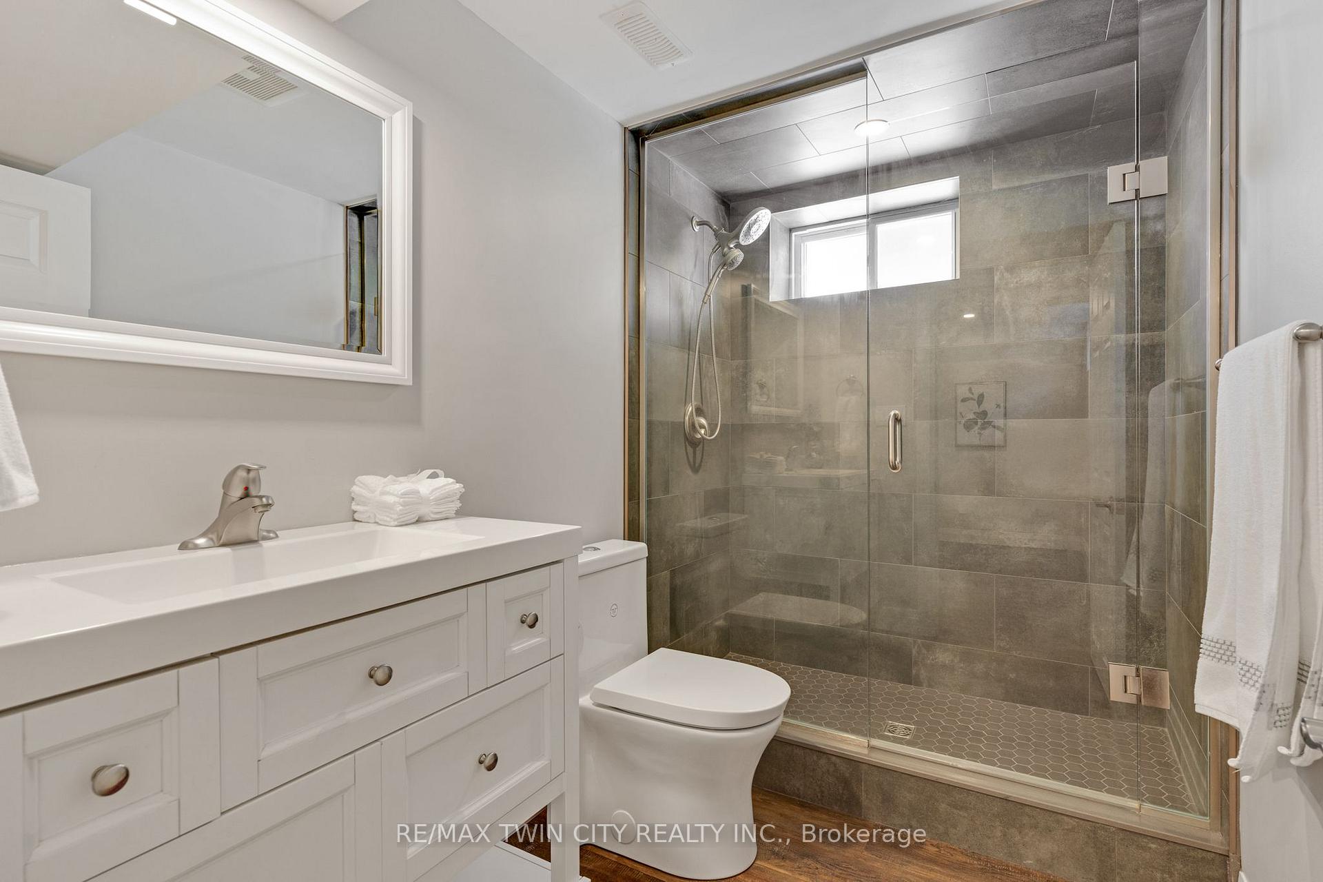Photo 38 of 795 Rockway Drive, Kitchener, Eastwood — HOMEH