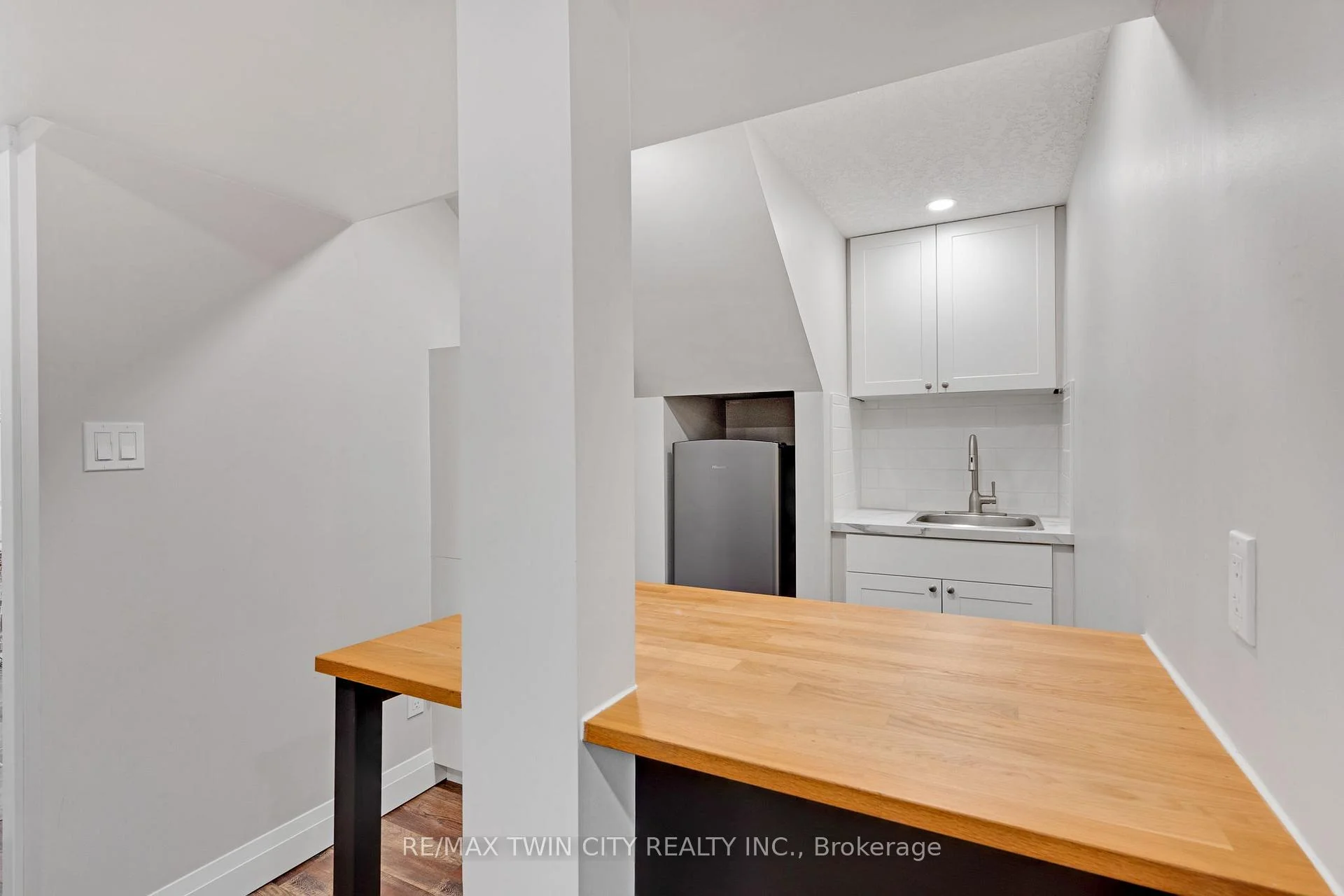 Photo 35 of 795 Rockway Drive, Kitchener, Eastwood — HOMEH