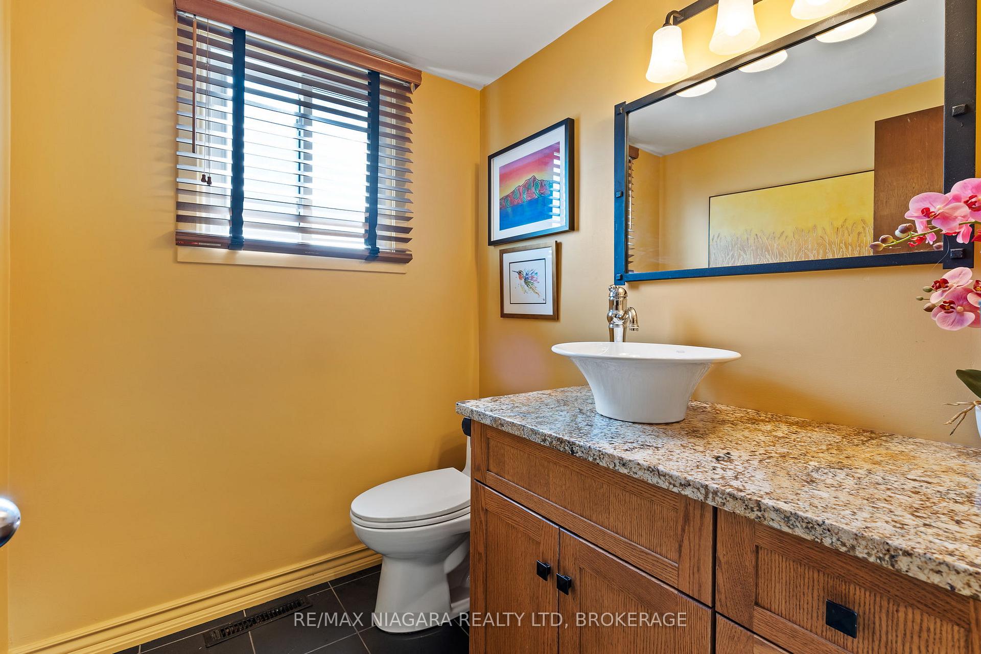 Photo 20 of 28 Thorncrest Road, Port Colborne, Main Street — HOMEH