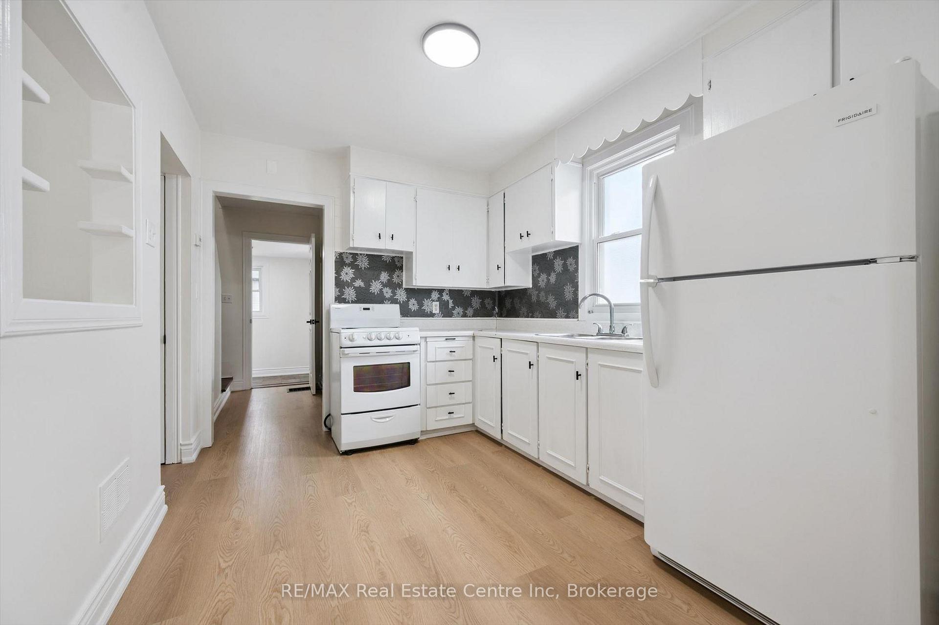Photo 3 of 65 Stevenson Street N, Guelph, St. George's — HOMEH