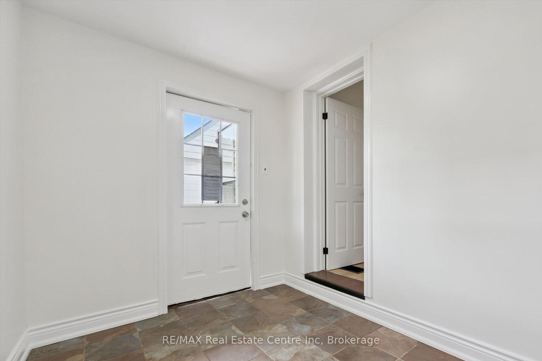 Photo 7 of 65 Stevenson Street N, Guelph, St. George's — HOMEH