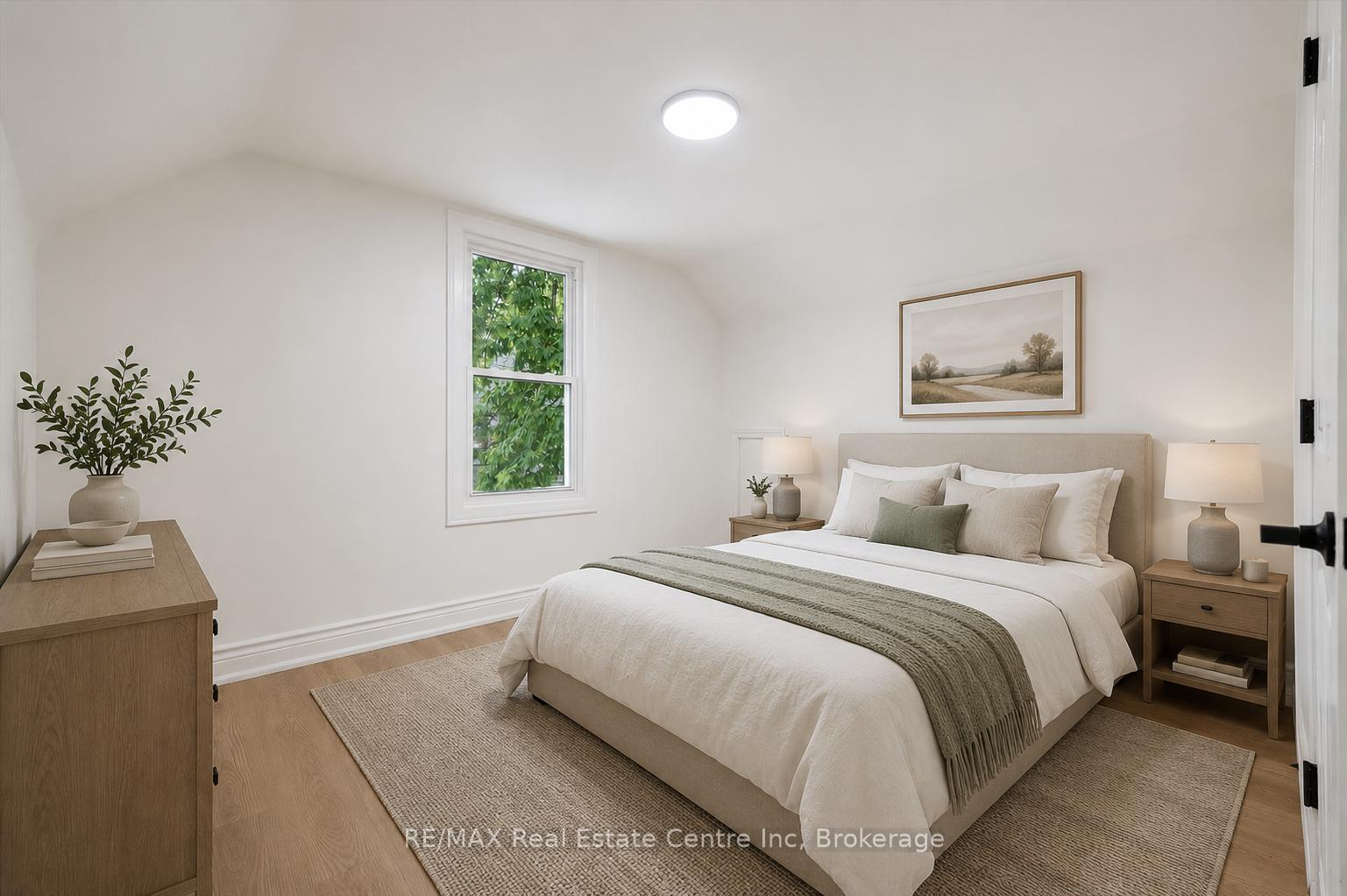 Photo 11 of 65 Stevenson Street N, Guelph, St. George's — HOMEH