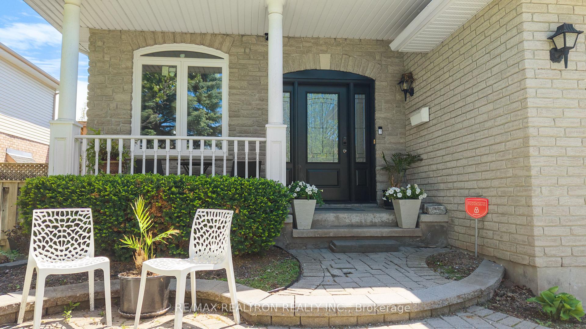 Photo 2 of 195 Ryerson Crescent, Oshawa, Samac — HOMEH