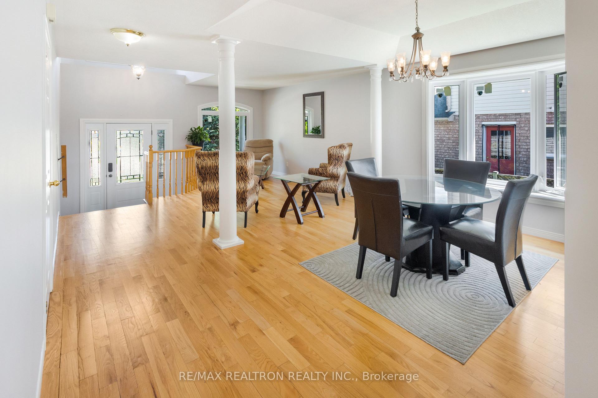 Photo 7 of 195 Ryerson Crescent, Oshawa, Samac — HOMEH