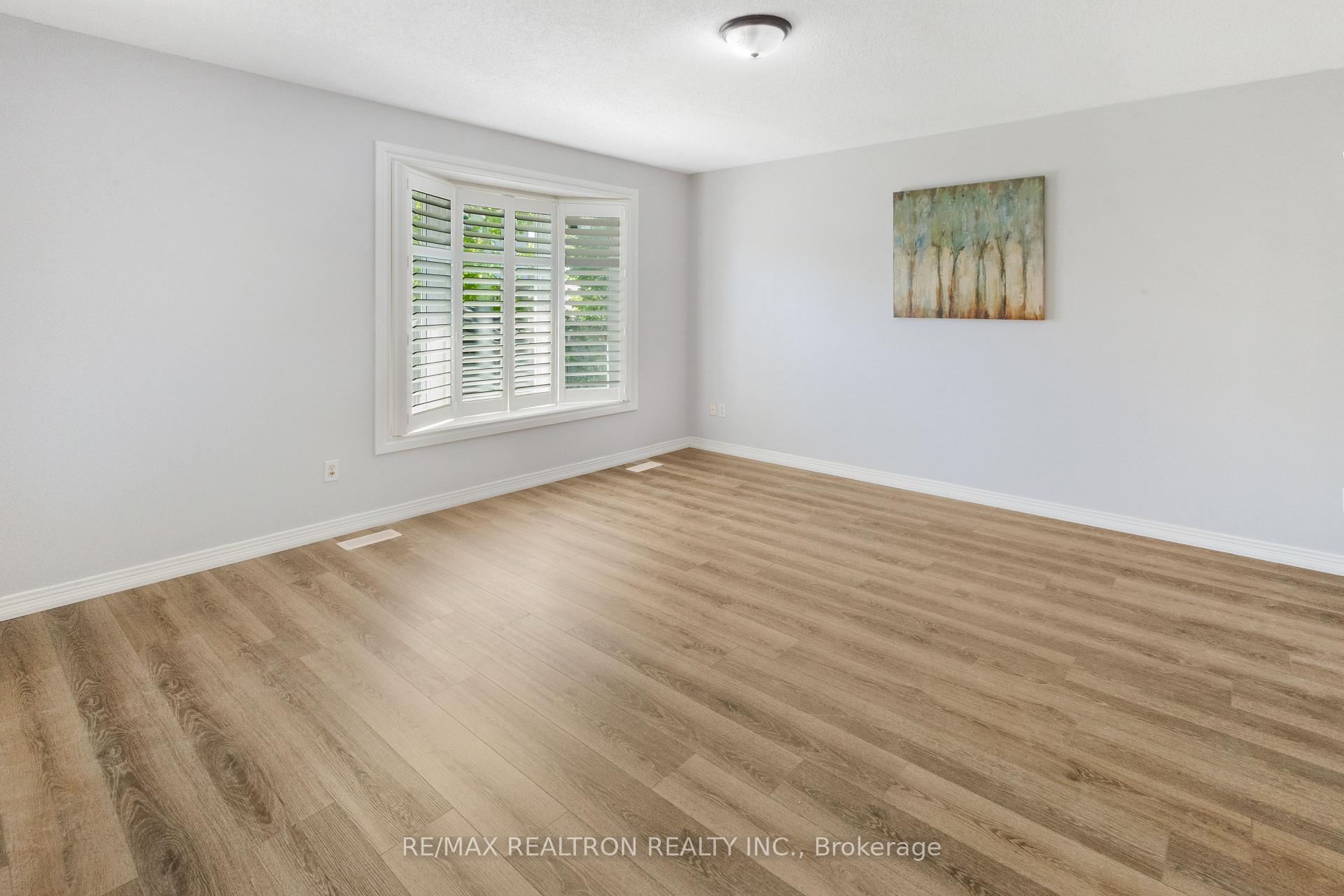 Photo 15 of 195 Ryerson Crescent, Oshawa, Samac — HOMEH