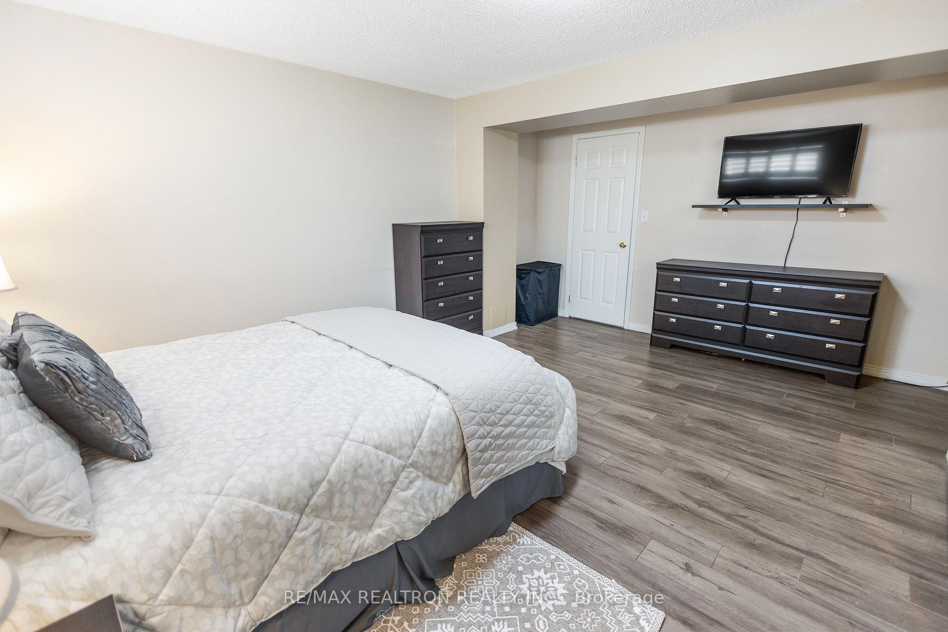 Photo 40 of 195 Ryerson Crescent, Oshawa, Samac — HOMEH