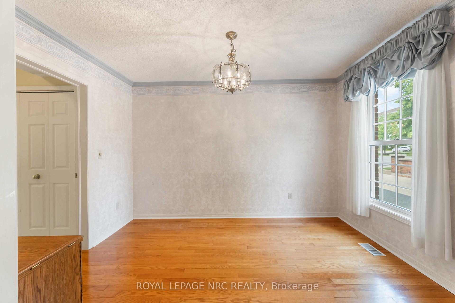 Photo 6 of Unit 6, 3406 Frederick Avenue, Lincoln, Lincoln-Jordan/Vineland — HOMEH