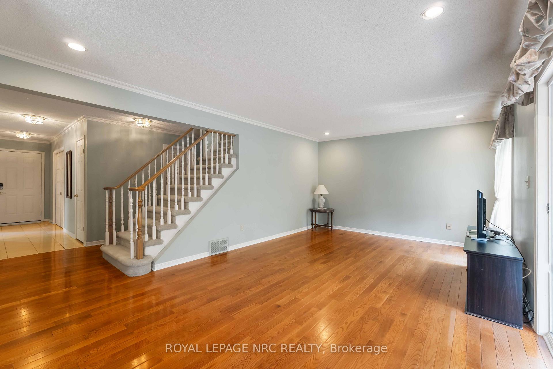 Photo 9 of Unit 6, 3406 Frederick Avenue, Lincoln, Lincoln-Jordan/Vineland — HOMEH