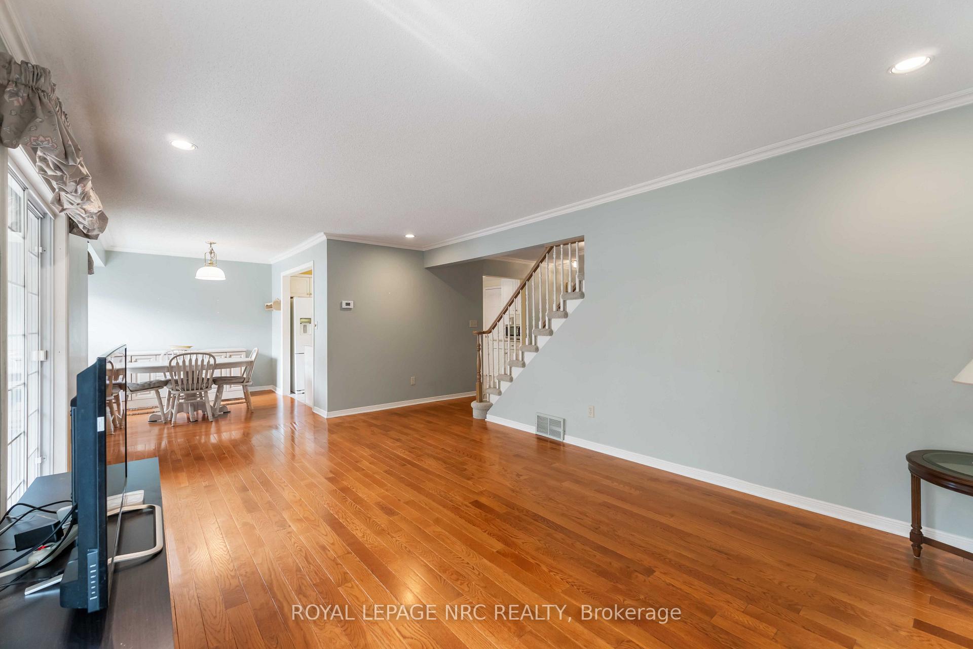 Photo 10 of Unit 6, 3406 Frederick Avenue, Lincoln, Lincoln-Jordan/Vineland — HOMEH