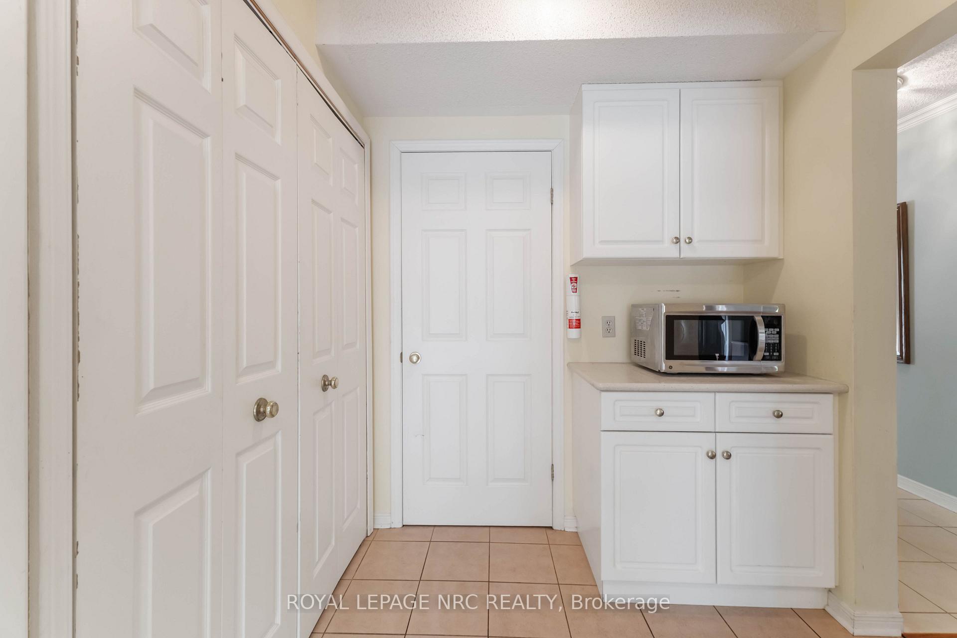 Photo 16 of Unit 6, 3406 Frederick Avenue, Lincoln, Lincoln-Jordan/Vineland — HOMEH