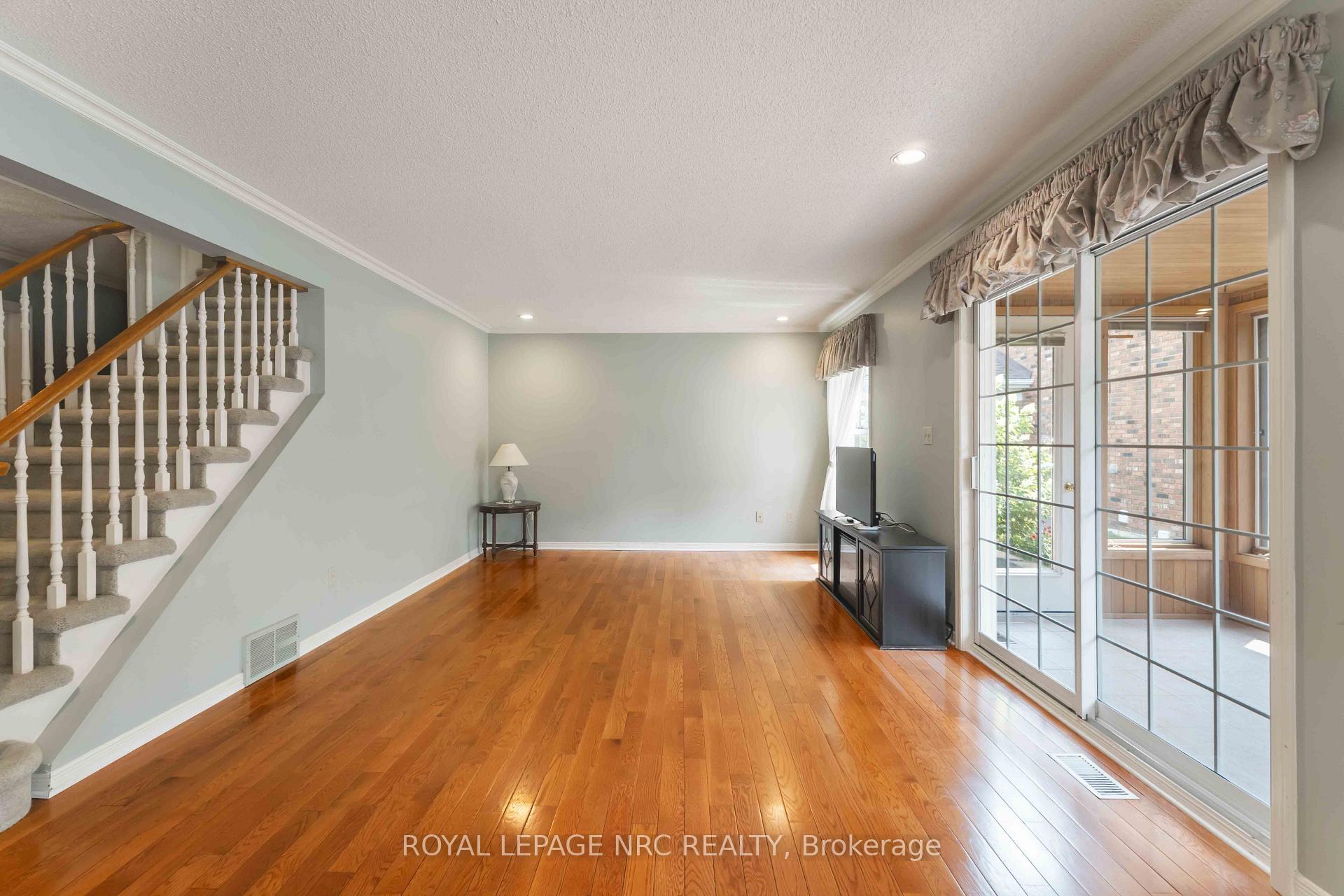 Photo 20 of Unit 6, 3406 Frederick Avenue, Lincoln, Lincoln-Jordan/Vineland — HOMEH