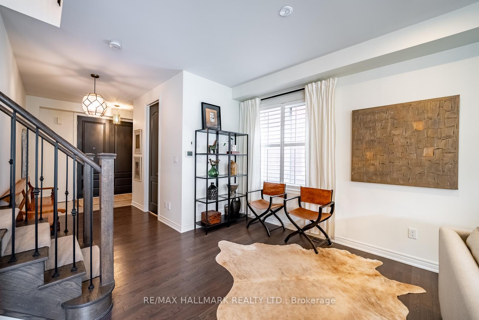 Photo 6 of 124 Bonnie Braes Drive, Brampton, Credit Valley — HOMEH
