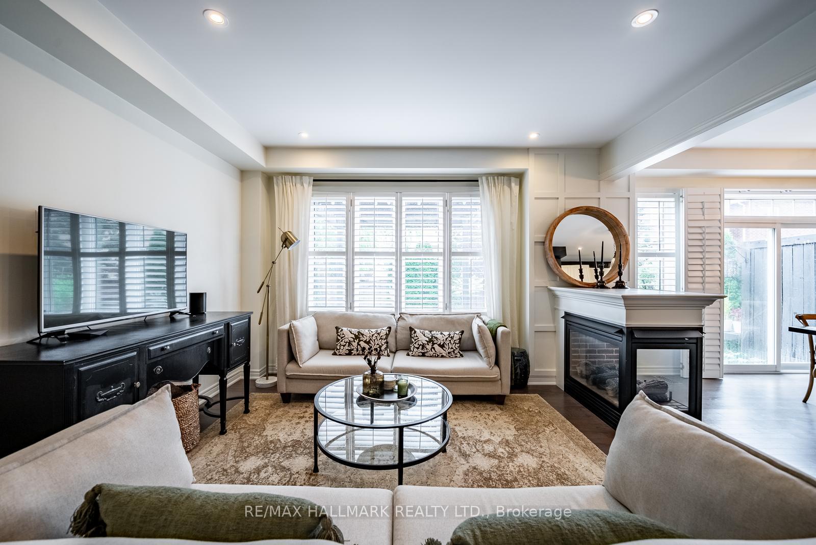 Photo 7 of 124 Bonnie Braes Drive, Brampton, Credit Valley — HOMEH