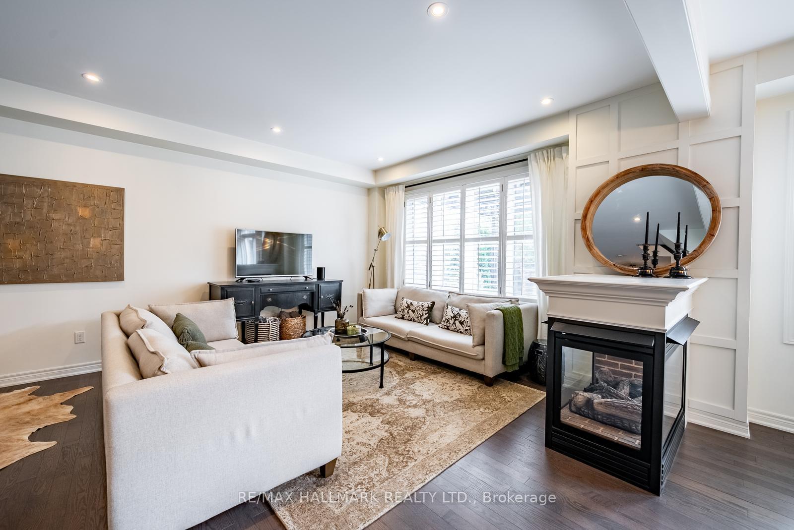 Photo 8 of 124 Bonnie Braes Drive, Brampton, Credit Valley — HOMEH