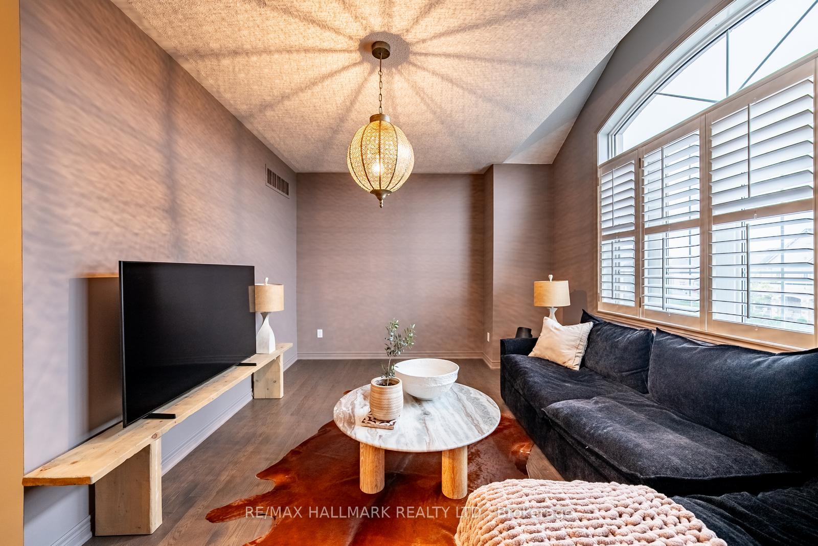 Photo 19 of 124 Bonnie Braes Drive, Brampton, Credit Valley — HOMEH