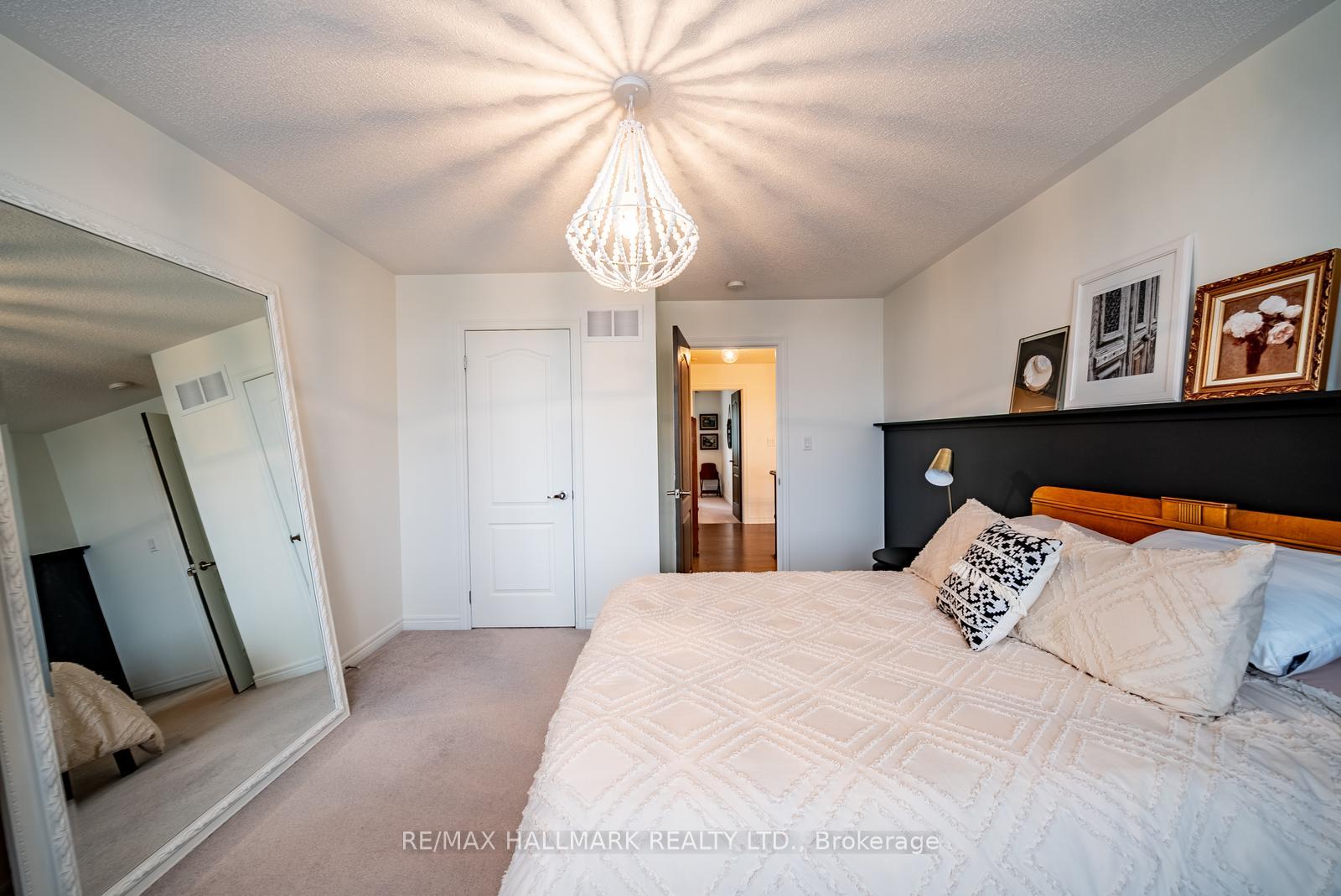 Photo 21 of 124 Bonnie Braes Drive, Brampton, Credit Valley — HOMEH