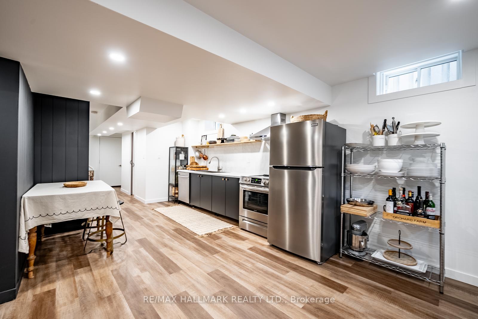 Photo 32 of 124 Bonnie Braes Drive, Brampton, Credit Valley — HOMEH