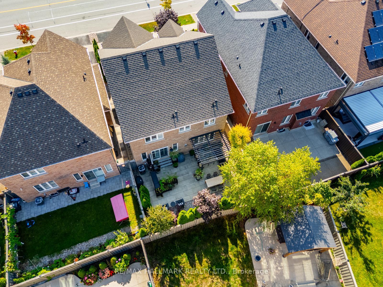 Photo 49 of 124 Bonnie Braes Drive, Brampton, Credit Valley — HOMEH