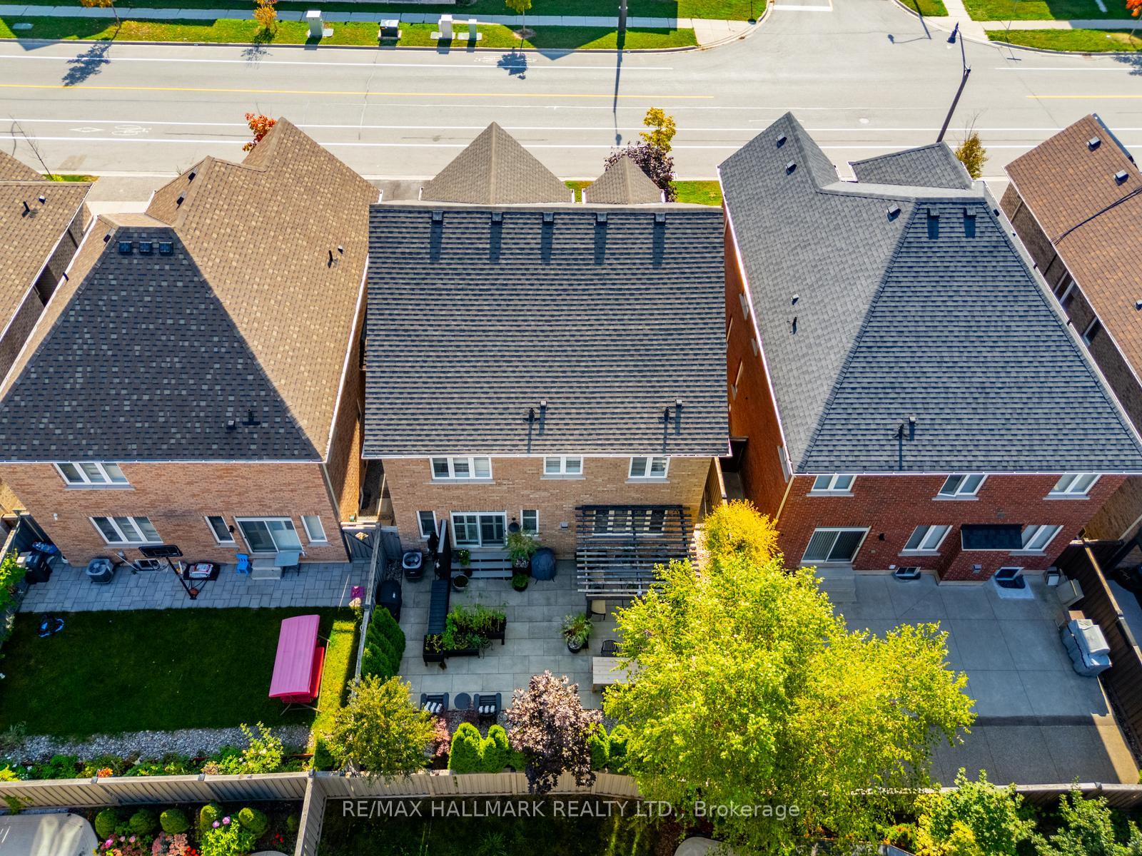Photo 50 of 124 Bonnie Braes Drive, Brampton, Credit Valley — HOMEH