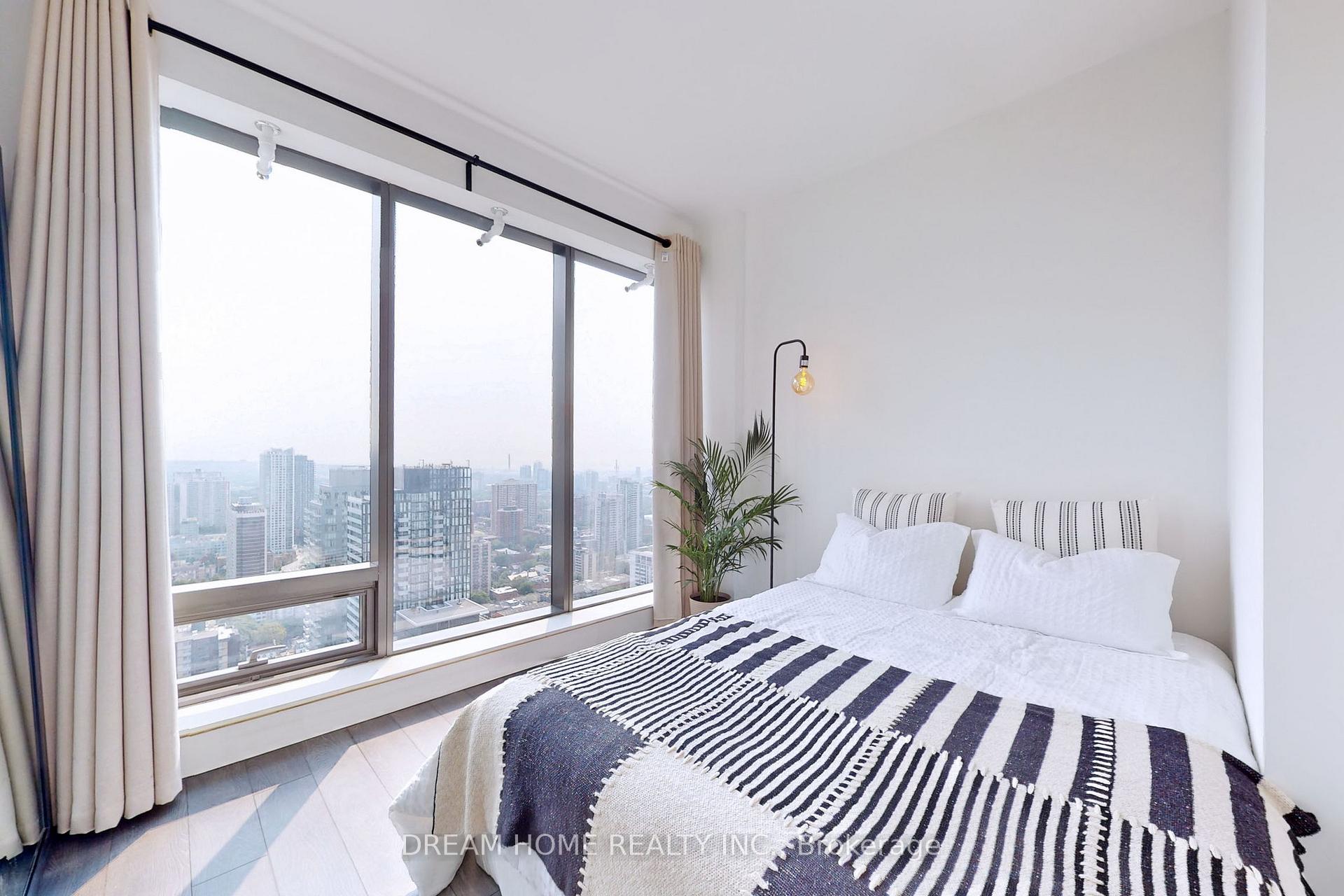 Photo 2 of Unit 3801, 5 St Joseph Street, Toronto, Bay Street Corridor — HOMEH