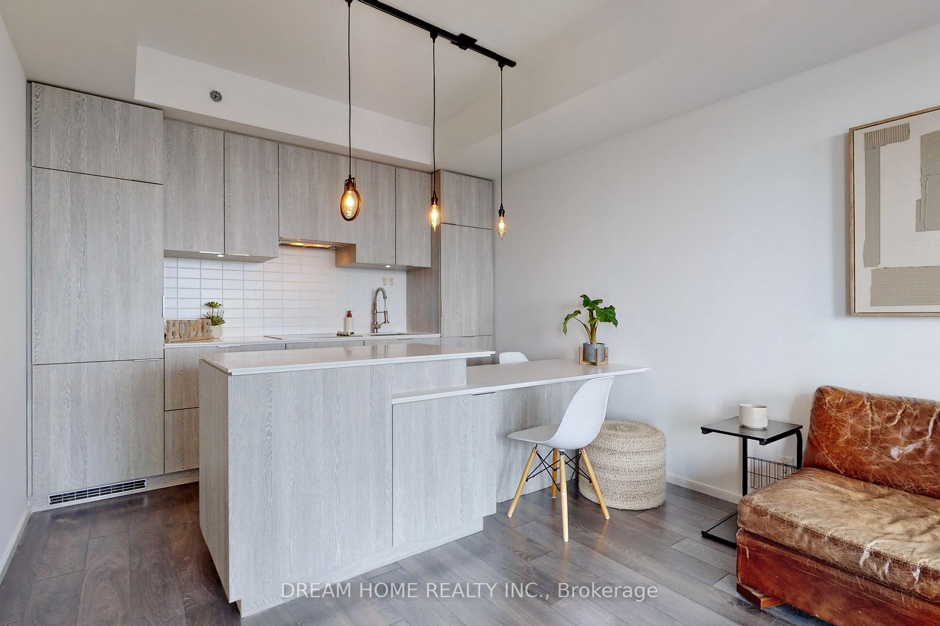 Photo 6 of Unit 3801, 5 St Joseph Street, Toronto, Bay Street Corridor — HOMEH