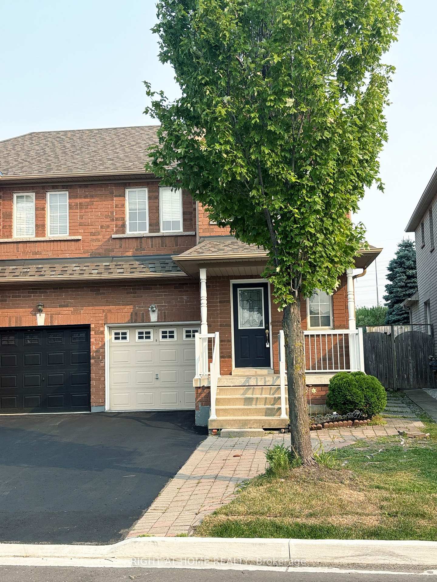 Photo 3 of 737 Caboto Trail, Markham, Village Green-South Unionville — HOMEH