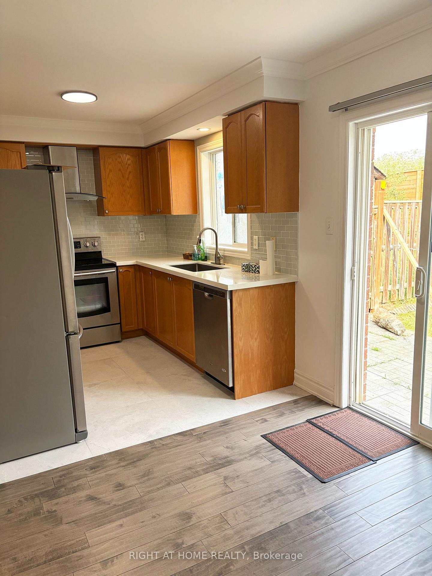 Photo 11 of 737 Caboto Trail, Markham, Village Green-South Unionville — HOMEH