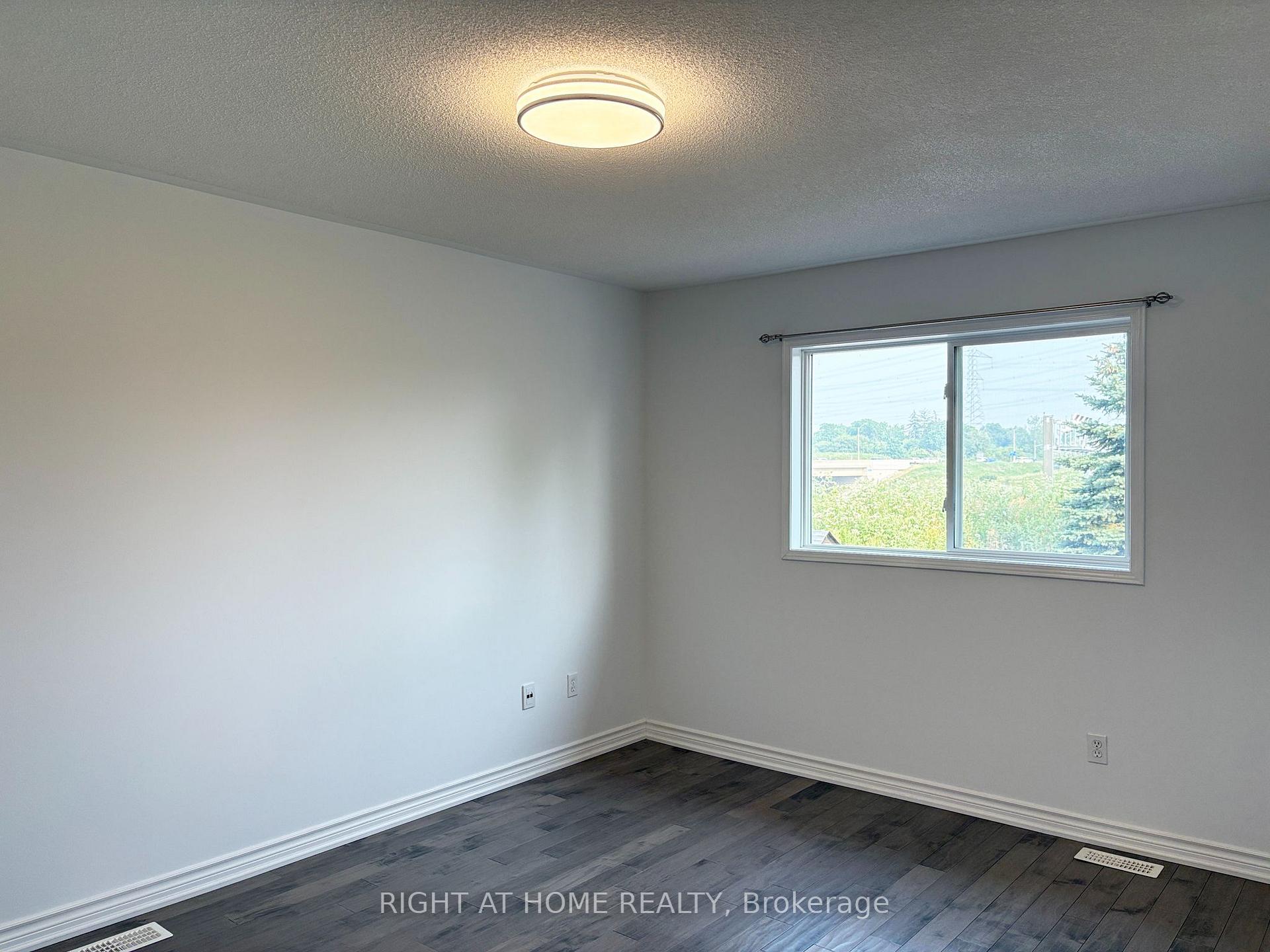 Photo 17 of 737 Caboto Trail, Markham, Village Green-South Unionville — HOMEH