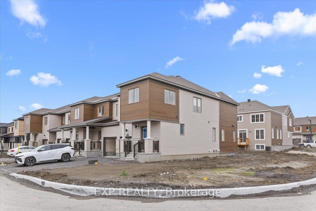 Photo 2 of 246 Catnip Crescent, Ottawa, Kanata - Rural Kanata (Central) — HOMEH