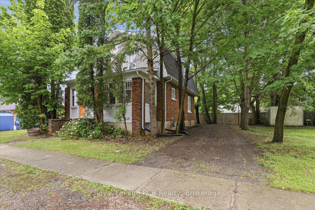 Photo 2 of 144 Davidson Avenue S, North Perth, Listowel — HOMEH