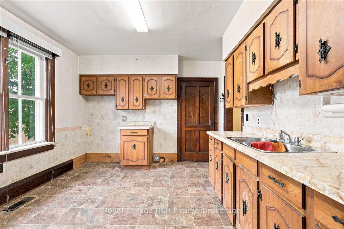 Photo 17 of 144 Davidson Avenue S, North Perth, Listowel — HOMEH