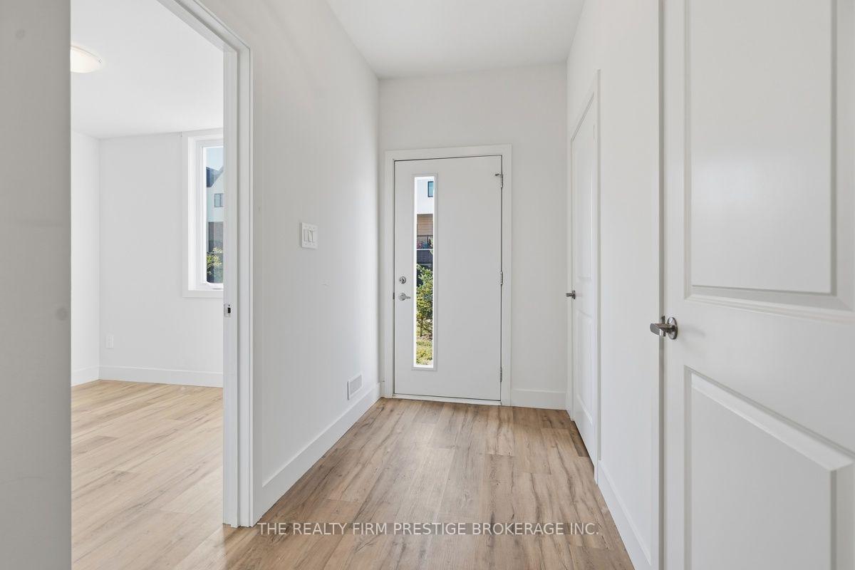 Photo 4 of Unit 28, 1595 Capri Crescent, London, North S — HOMEH
