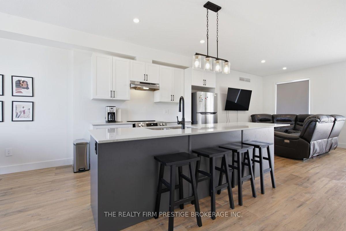 Photo 8 of Unit 28, 1595 Capri Crescent, London, North S — HOMEH