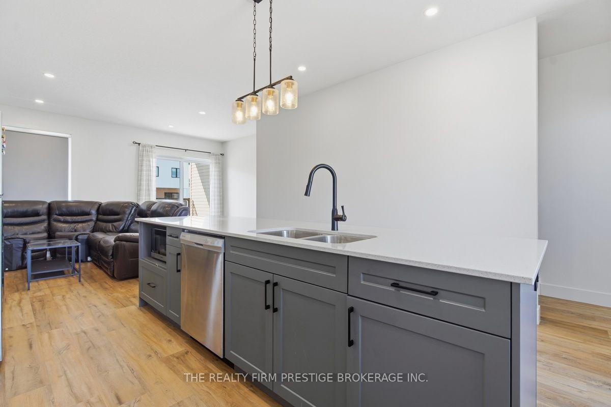 Photo 10 of Unit 28, 1595 Capri Crescent, London, North S — HOMEH