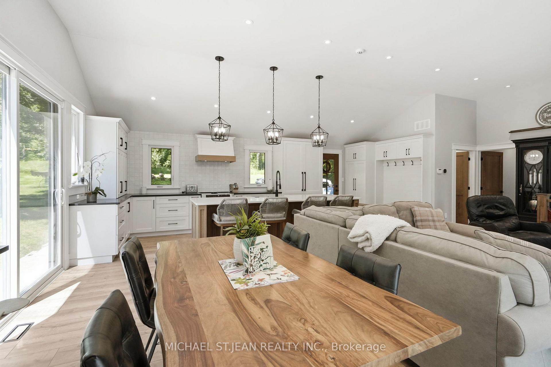 Photo 12 of 1095 Governors Road, Hamilton, Rural Dundas — HOMEH