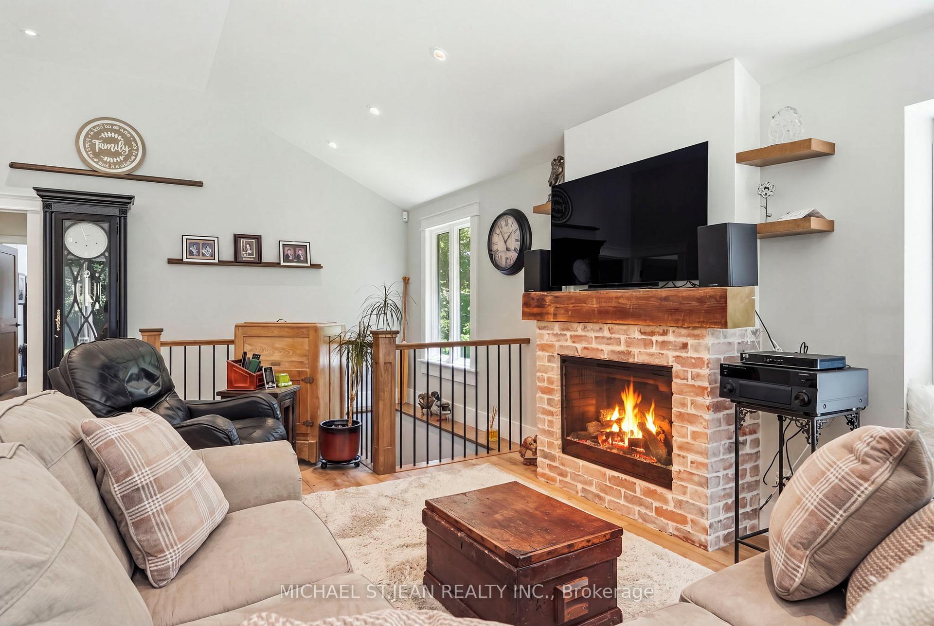 Photo 16 of 1095 Governors Road, Hamilton, Rural Dundas — HOMEH
