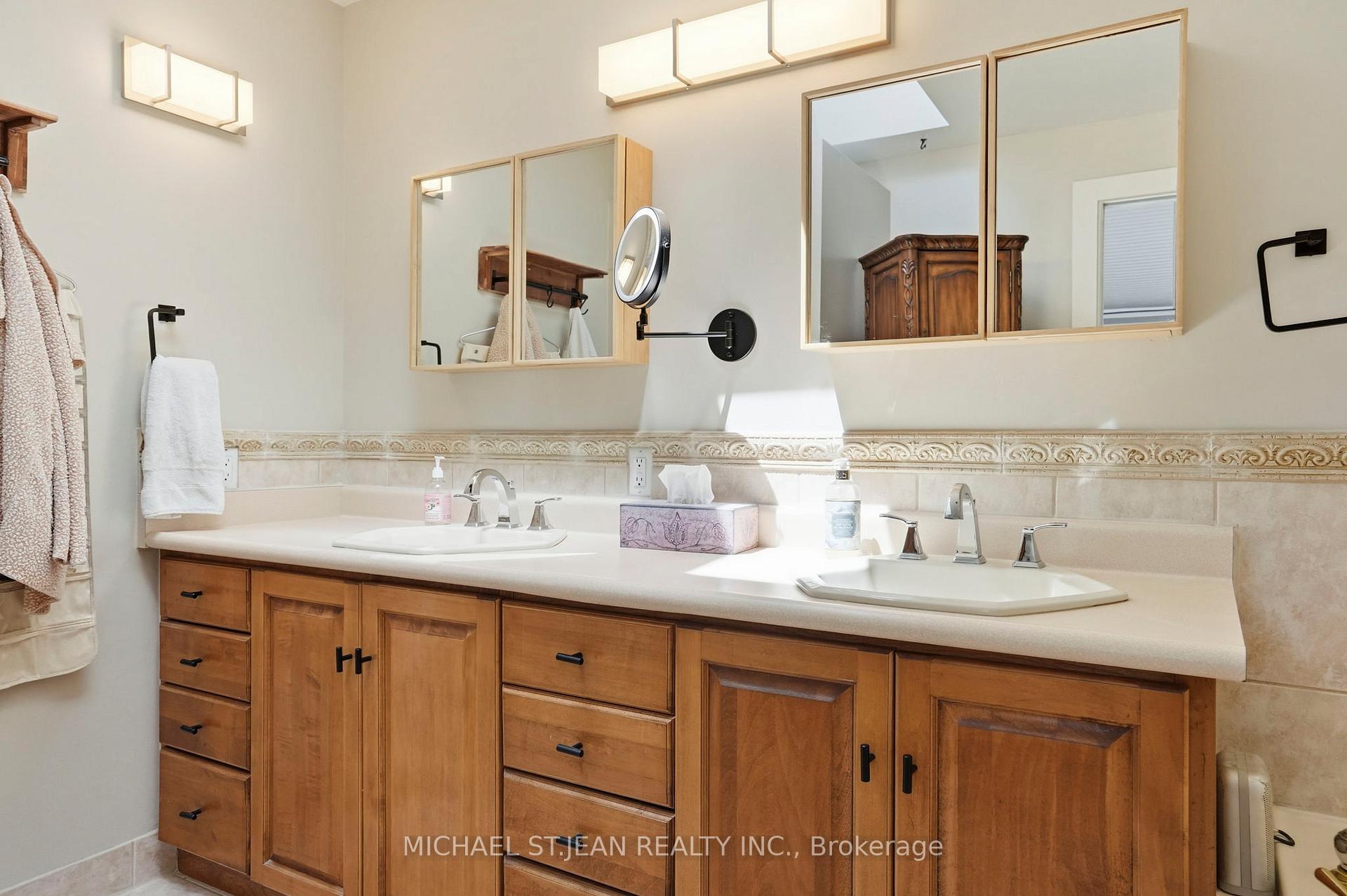 Photo 23 of 1095 Governors Road, Hamilton, Rural Dundas — HOMEH