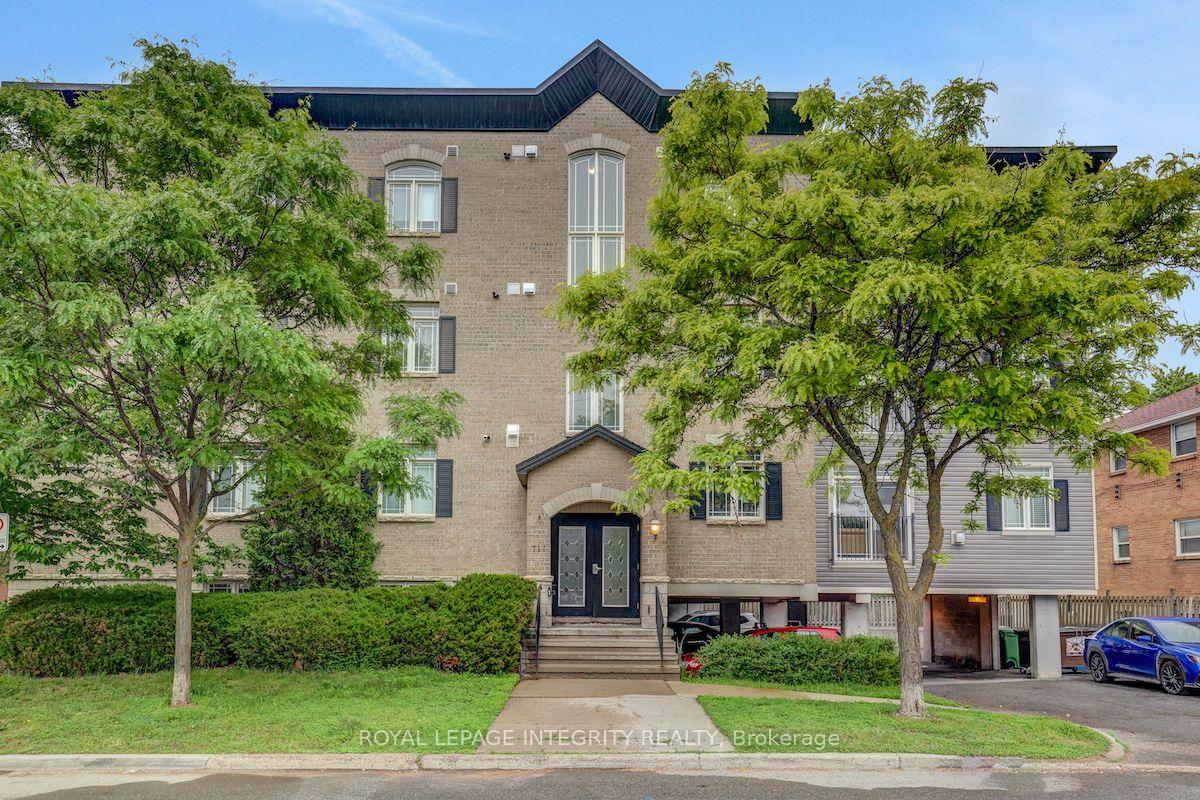 Photo of 711 Churchill Avenue N