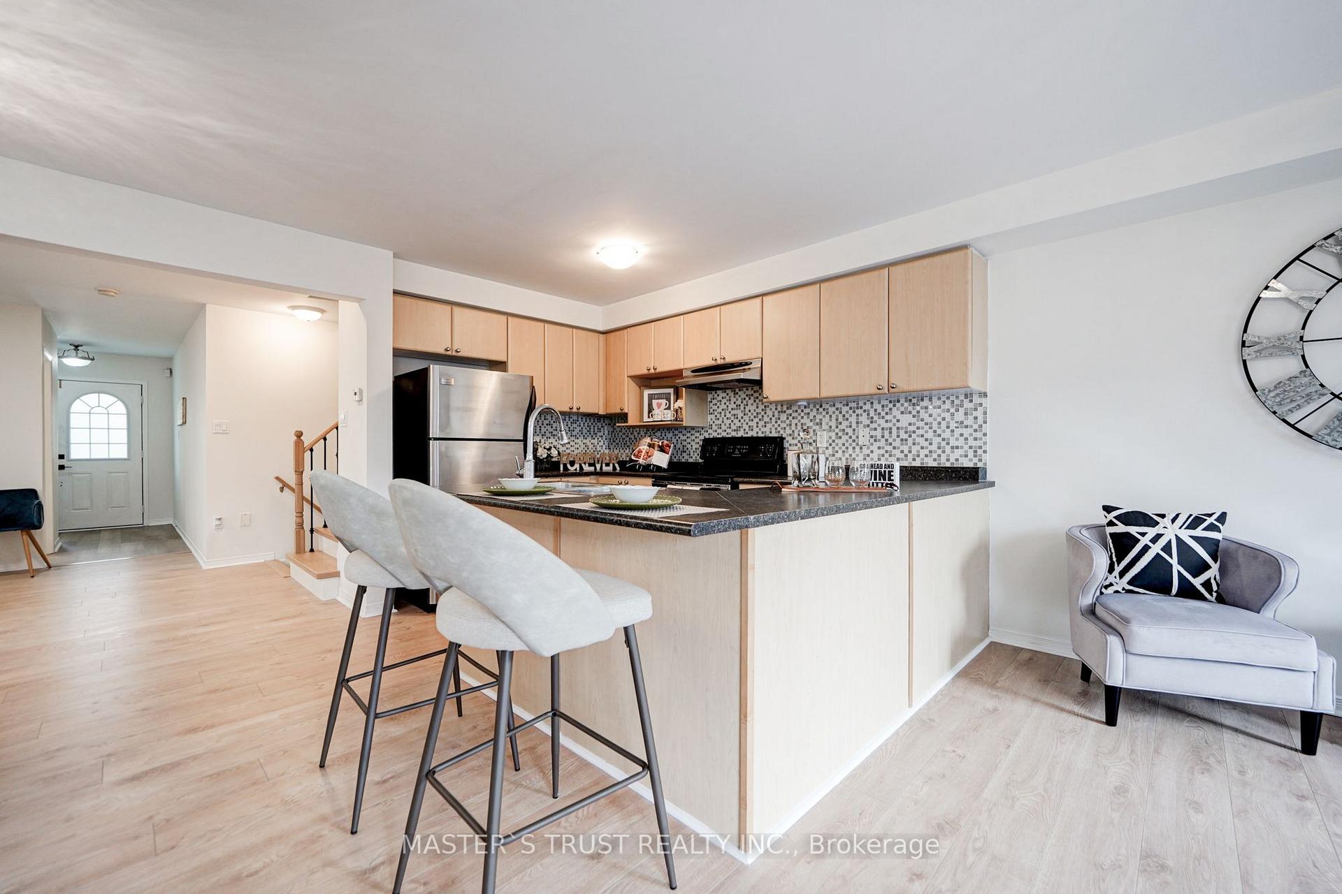 Photo 5 of 55 Bettina Place, Whitby, Rolling Acres — HOMEH