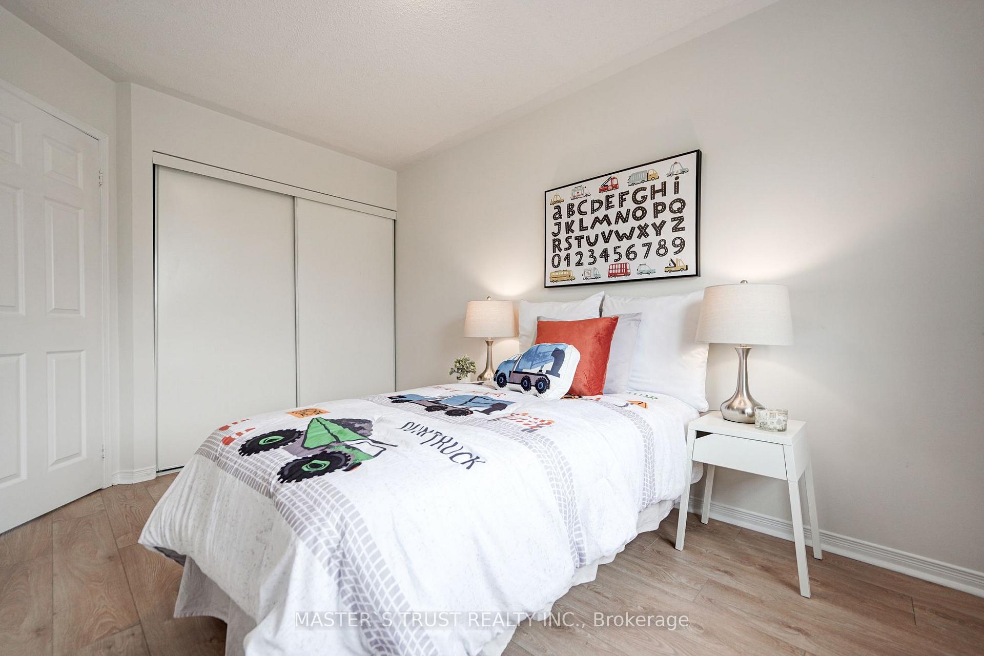 Photo 15 of 55 Bettina Place, Whitby, Rolling Acres — HOMEH