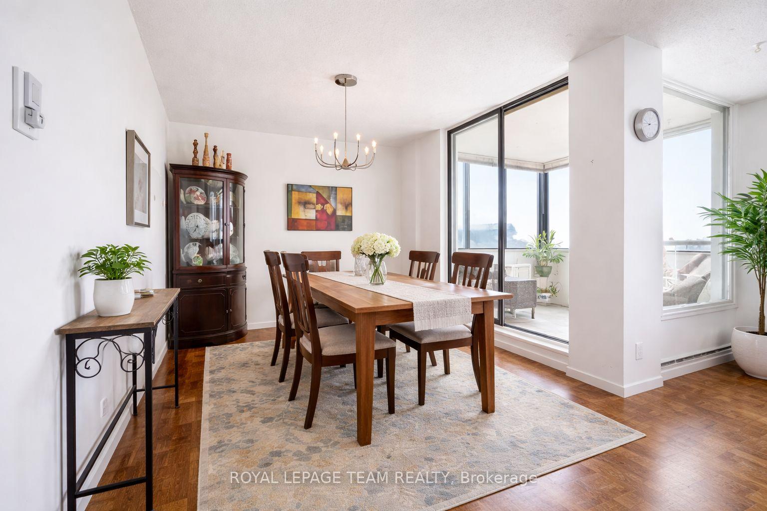 Photo 10 of Unit 1004, 40 Arthur Street E, Ottawa, West Centre Town — HOMEH