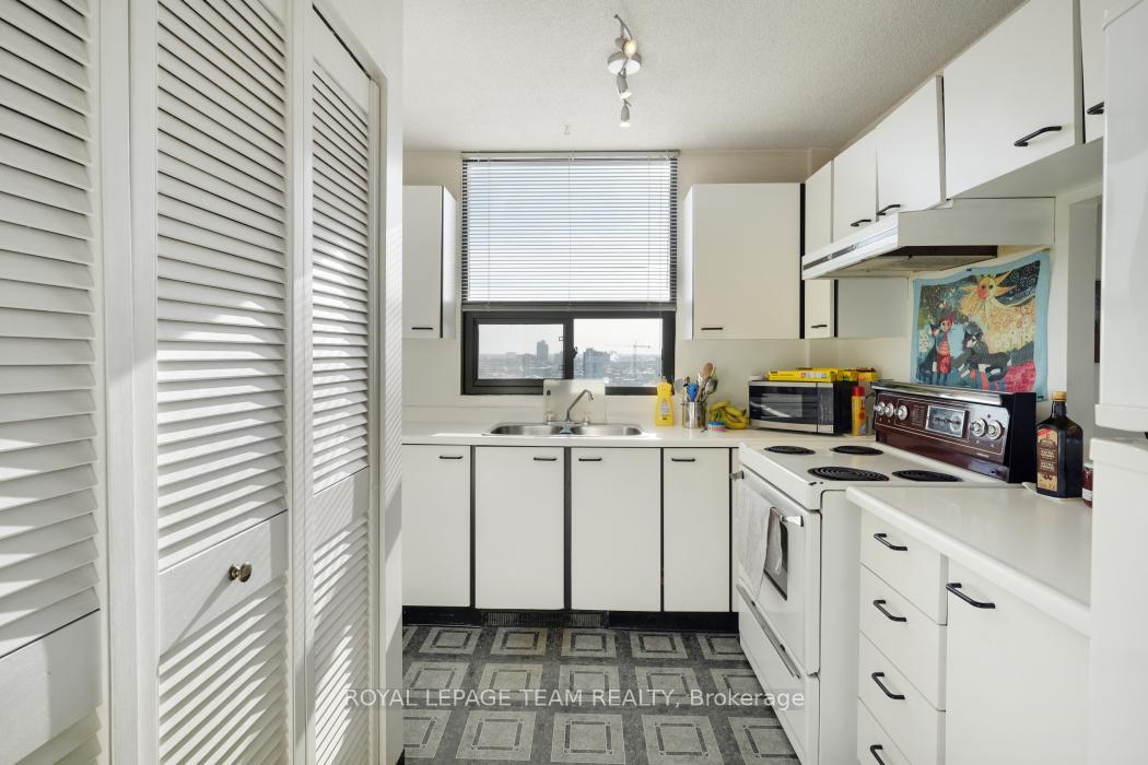 Photo 14 of Unit 1004, 40 Arthur Street E, Ottawa, West Centre Town — HOMEH