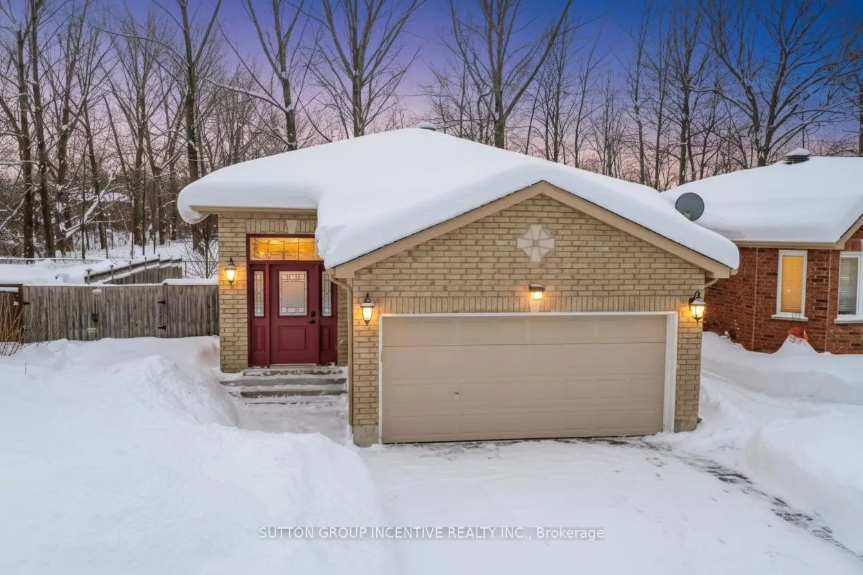 Photo 1 of 923 Ottawa Street, Midland — HOMEH