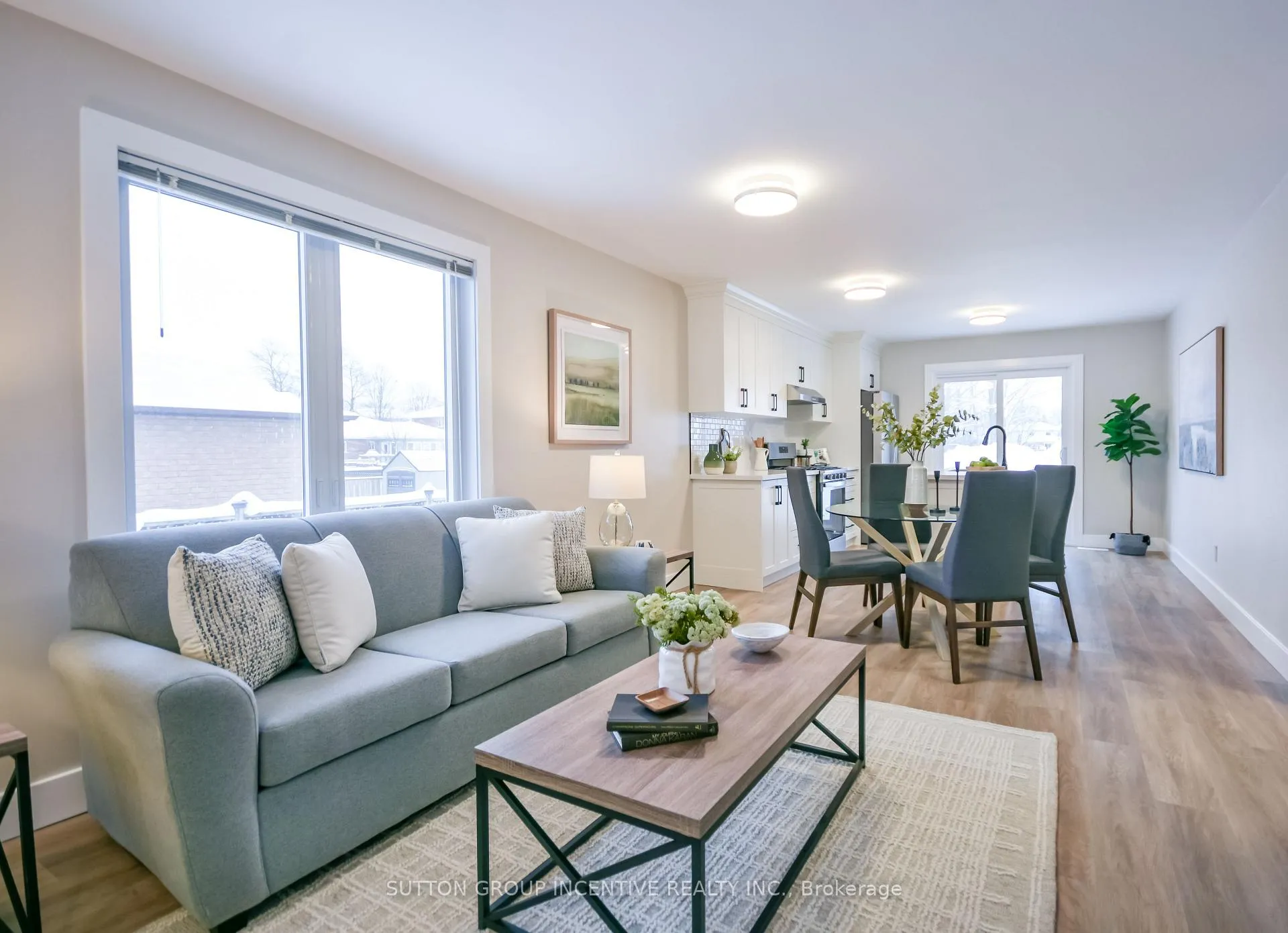 Photo 5 of 923 Ottawa Street, Midland — HOMEH