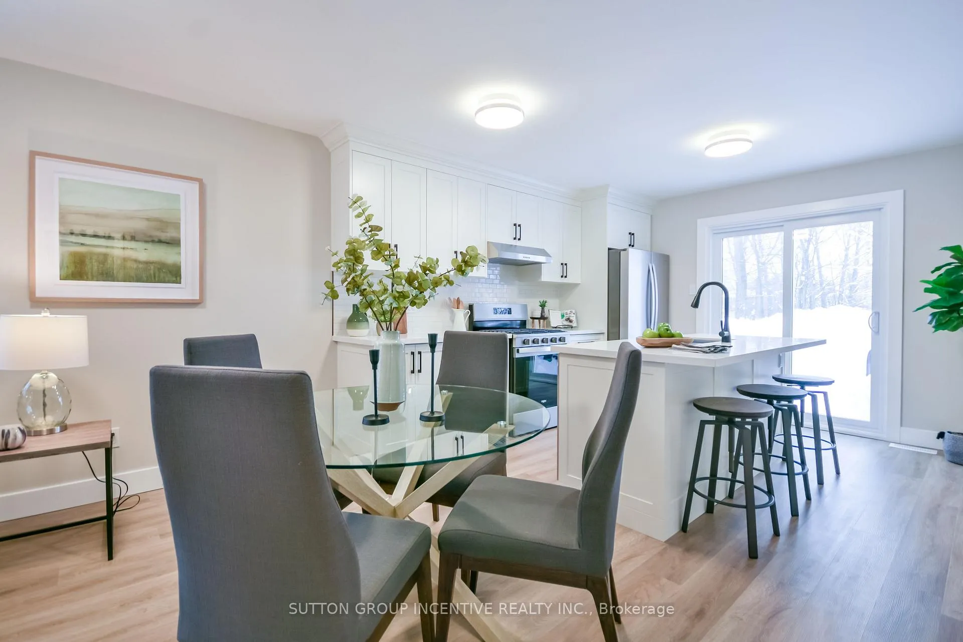 Photo 6 of 923 Ottawa Street, Midland — HOMEH